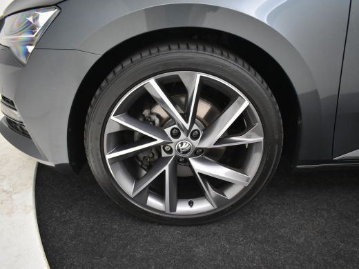 Skoda Superb Combi 1.4 TSI iV PHEV Sportline Business 218pk | Panoramadak | Matrix koplampen | Canton audio | ... ActivLease financial lease