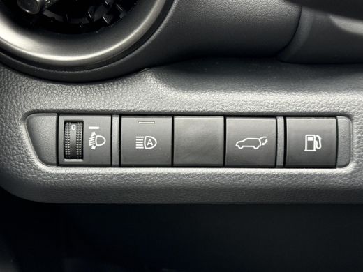 Toyota C-HR 1.8 Hybrid 140 First Edition **NAVIGATIE/ STUUR- EN STOELVERWARMING/ ELEK. ACHTERKLEP/ DODEHOEKDE... ActivLease financial lease