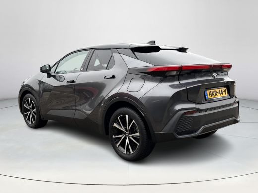 Toyota C-HR 1.8 Hybrid 140 First Edition **NAVIGATIE/ STUUR- EN STOELVERWARMING/ ELEK. ACHTERKLEP/ DODEHOEKDE... ActivLease financial lease