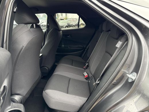 Toyota C-HR 1.8 Hybrid 140 First Edition **NAVIGATIE/ STUUR- EN STOELVERWARMING/ ELEK. ACHTERKLEP/ DODEHOEKDE... ActivLease financial lease
