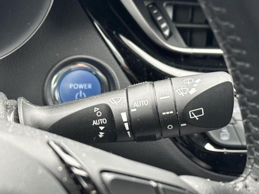 Toyota C-HR 1.8 Hybrid Style **TREKHAAK/ NAVIGATIE/ STOELVERWARMING/ JBL/ KEYLESS/ DODEHOEKDETECTIE/ 36 MAAND... ActivLease financial lease