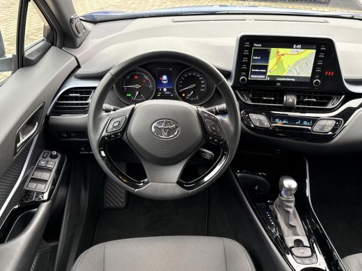 Toyota C-HR 1.8 Hybrid Style **TREKHAAK/ NAVIGATIE/ STOELVERWARMING/ JBL/ KEYLESS/ DODEHOEKDETECTIE/ 36 MAAND... ActivLease financial lease