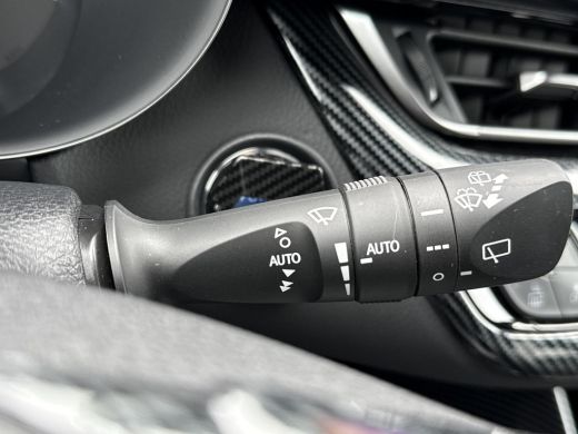 Toyota C-HR 2.0 Hybrid Executive **NAVIGATIE/ JBL/ DODEHOEKDETECTIE/ STOELVERWARMING/ 36 MAANDEN GARANTIE** ActivLease financial lease