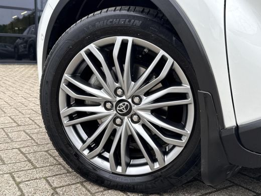 Toyota C-HR 2.0 Hybrid Executive **NAVIGATIE/ JBL/ DODEHOEKDETECTIE/ STOELVERWARMING/ 36 MAANDEN GARANTIE** ActivLease financial lease