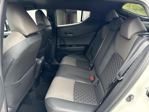 Toyota C-HR 2.0 Hybrid Executive **NAVIGATIE/ JBL/ DODEHOEKDETECTIE/ STOELVERWARMING/ 36 MAANDEN GARANTIE** ActivLease financial lease