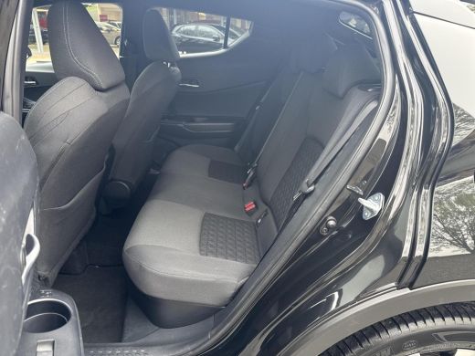 Toyota C-HR 2.0 Hybrid First Edition | 06-10141018 Voor meer informatie ActivLease financial lease