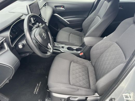 Toyota Corolla Cross 2.0 High Power Hybrid Active | Navigatie | Stoel- + stuurverwarming | Getint glas | Parkeercamera... ActivLease financial lease