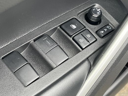 Toyota Corolla Cross 2.0 High Power Hybrid Active | Navigatie | Stoel- + stuurverwarming | Getint glas | Parkeercamera... ActivLease financial lease
