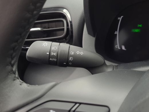 Toyota Yaris 1.5 Hybrid 115 First Edition Comfort Pack | Parkeersensoren | Blindspot | Apple CarPlay | Rijklaa... ActivLease financial lease