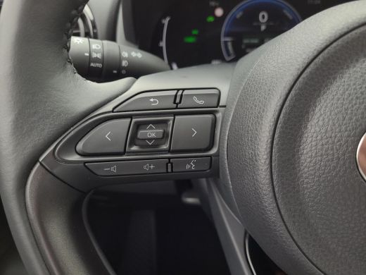 Toyota Yaris 1.5 Hybrid 115 First Edition Comfort Pack | Parkeersensoren | Blindspot | Apple CarPlay | Rijklaa... ActivLease financial lease