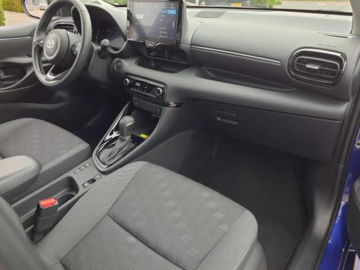 Toyota Yaris 1.5 Hybrid 115 First Edition Comfort Pack | Parkeersensoren | Blindspot | Apple CarPlay | Rijklaa... ActivLease financial lease