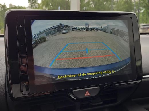 Toyota Yaris 1.5 Hybrid 115 First Edition Comfort Pack | Parkeersensoren | Blindspot | Apple CarPlay | Rijklaa... ActivLease financial lease