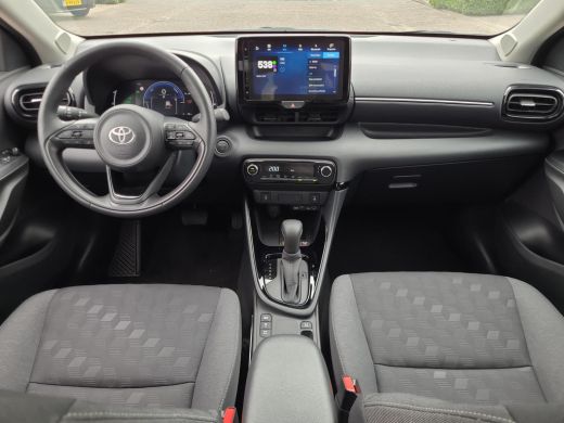 Toyota Yaris 1.5 Hybrid 115 First Edition Comfort Pack | Parkeersensoren | Blindspot | Apple CarPlay | Rijklaa... ActivLease financial lease