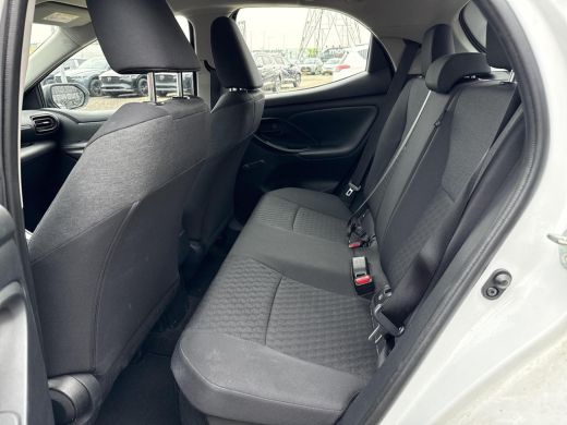 Toyota Yaris 1.5 Hybrid Active **APPLE CARPLAY & ANDROID AUTO/ ADAPTIVE CRUISE CONTROL/ CLIMATE CONTROL/ 36 MA... ActivLease financial lease