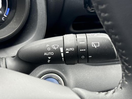 Toyota Yaris 1.5 Hybrid Dynamic **APPLE CARPLAY & ANDROID AUTO/ PARKEERCAMERA/ ADAPTIVE CRUISE CONTROL/ 36 MAA... ActivLease financial lease