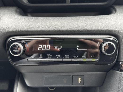 Toyota Yaris 1.5 Hybrid Dynamic **APPLE CARPLAY & ANDROID AUTO/ PARKEERCAMERA/ ADAPTIVE CRUISE CONTROL/ 36 MAA... ActivLease financial lease
