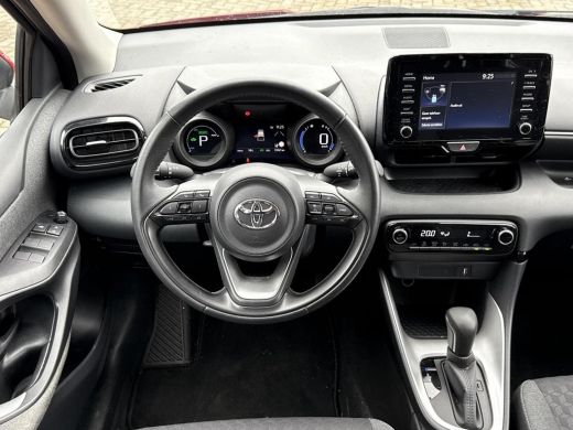 Toyota Yaris 1.5 Hybrid Dynamic **APPLE CARPLAY & ANDROID AUTO/ PARKEERCAMERA/ ADAPTIVE CRUISE CONTROL/ 36 MAA... ActivLease financial lease