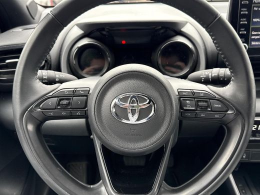 Toyota Yaris 1.5 Hybrid Executive **NAVIGATIE/ DODEHOEKDETECTIE/ STOELVERWARMING/ ADAPTIVE CRUISE CONTROL/ 36 ... ActivLease financial lease