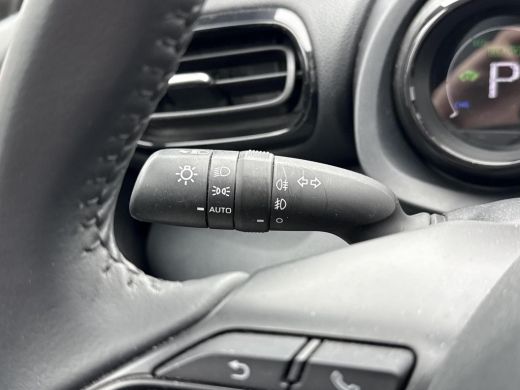 Toyota Yaris 1.5 Hybrid Executive **NAVIGATIE/ DODEHOEKDETECTIE/ STOELVERWARMING/ ADAPTIVE CRUISE CONTROL/ 36 ... ActivLease financial lease