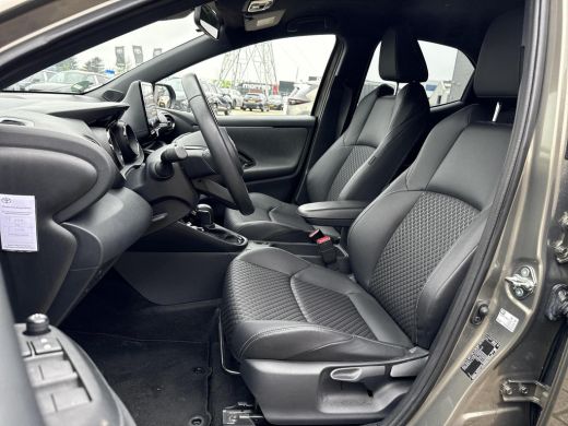 Toyota Yaris 1.5 Hybrid Executive **NAVIGATIE/ DODEHOEKDETECTIE/ STOELVERWARMING/ ADAPTIVE CRUISE CONTROL/ 36 ... ActivLease financial lease