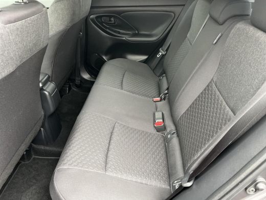 Toyota Yaris Cross 1.5 Hybrid 115 First Edition | Stoel- + stuurverwarming | Carplay | Parkeercamera | Keyless entry... ActivLease financial lease