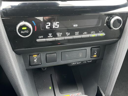 Toyota Yaris Cross 1.5 Hybrid 115 First Edition | Stoel- + stuurverwarming | Carplay | Parkeercamera | Keyless entry... ActivLease financial lease