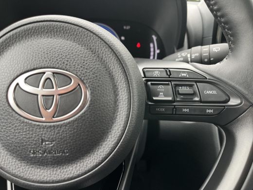 Toyota Yaris Cross 1.5 Hybrid 115 First Edition | Stoel- + stuurverwarming | Carplay | Parkeercamera | Keyless entry... ActivLease financial lease