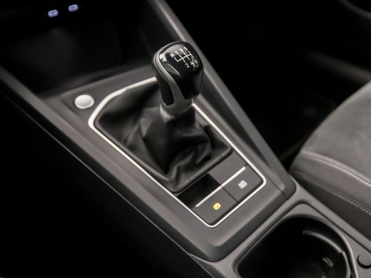 Volkswagen Golf 1.5 TSI Sport (APPLE CARPLAY, GROOT NAVI, DIGITALE COCKPIT, KEYLESS, LM VELGEN, SPORTSTOELEN, ADA... ActivLease financial lease