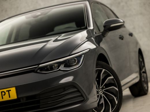 Volkswagen Golf 1.5 TSI Sport (APPLE CARPLAY, GROOT NAVI, DIGITALE COCKPIT, KEYLESS, LM VELGEN, SPORTSTOELEN, ADA... ActivLease financial lease