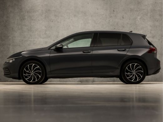 Volkswagen Golf 1.5 TSI Sport (APPLE CARPLAY, GROOT NAVI, DIGITALE COCKPIT, KEYLESS, LM VELGEN, SPORTSTOELEN, ADA... ActivLease financial lease