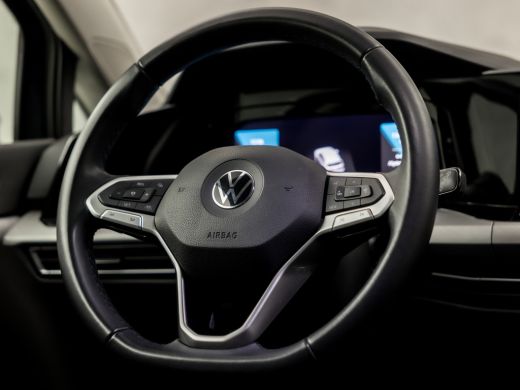 Volkswagen Golf 1.5 TSI Sport (APPLE CARPLAY, GROOT NAVI, DIGITALE COCKPIT, KEYLESS, LM VELGEN, SPORTSTOELEN, ADA... ActivLease financial lease