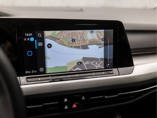 Volkswagen Golf 1.5 TSI Sport (APPLE CARPLAY, GROOT NAVI, DIGITALE COCKPIT, KEYLESS, LM VELGEN, SPORTSTOELEN, ADA... ActivLease financial lease