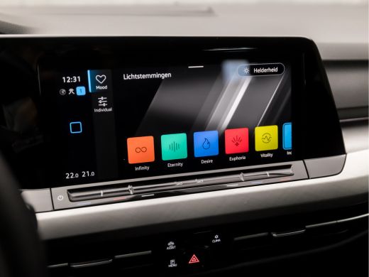 Volkswagen Golf 1.5 TSI Sport (APPLE CARPLAY, GROOT NAVI, DIGITALE COCKPIT, KEYLESS, LM VELGEN, SPORTSTOELEN, ADA... ActivLease financial lease