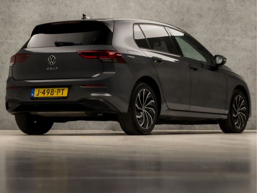 Volkswagen Golf 1.5 TSI Sport (APPLE CARPLAY, GROOT NAVI, DIGITALE COCKPIT, KEYLESS, LM VELGEN, SPORTSTOELEN, ADA... ActivLease financial lease