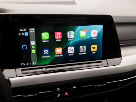 Volkswagen Golf 1.5 TSI Sport (APPLE CARPLAY, GROOT NAVI, DIGITALE COCKPIT, KEYLESS, LM VELGEN, SPORTSTOELEN, ADA... ActivLease financial lease
