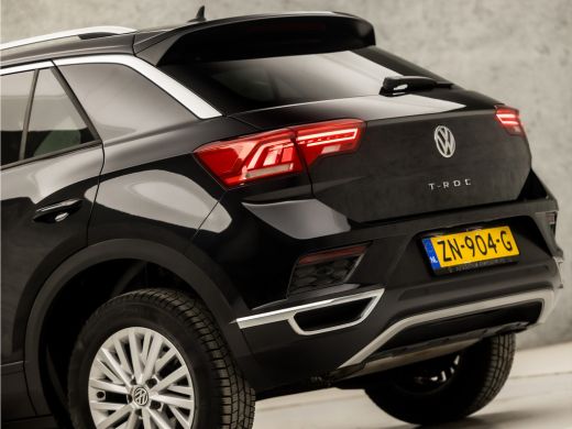 Volkswagen T-Roc 1.0 TSI Sport (APPLE CARPLAY, GROOT NAVI, CLIMATE, ADAPTIVE CRUISE, SPORTSTOELEN, GETINT GLAS, PA... ActivLease financial lease