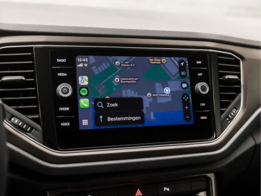 Volkswagen T-Roc 1.0 TSI Sport (APPLE CARPLAY, GROOT NAVI, CLIMATE, ADAPTIVE CRUISE, SPORTSTOELEN, GETINT GLAS, PA... ActivLease financial lease