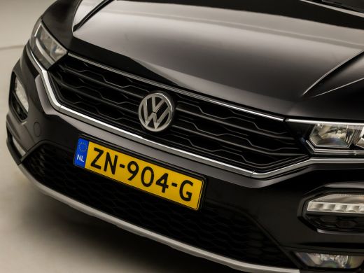 Volkswagen T-Roc 1.0 TSI Sport (APPLE CARPLAY, GROOT NAVI, CLIMATE, ADAPTIVE CRUISE, SPORTSTOELEN, GETINT GLAS, PA... ActivLease financial lease