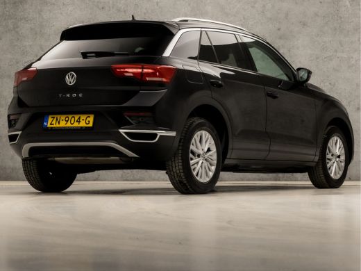 Volkswagen T-Roc 1.0 TSI Sport (APPLE CARPLAY, GROOT NAVI, CLIMATE, ADAPTIVE CRUISE, SPORTSTOELEN, GETINT GLAS, PA... ActivLease financial lease