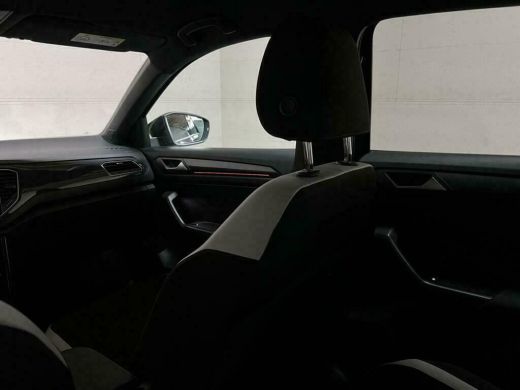 Volkswagen T-Roc 1.5 TSI Sport R-Line Pano CarPlay ACC NAP ActivLease financial lease