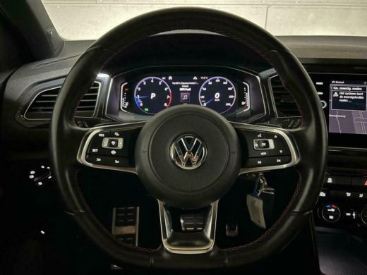 Volkswagen T-Roc 1.5 TSI Sport R-Line Pano CarPlay ACC NAP ActivLease financial lease
