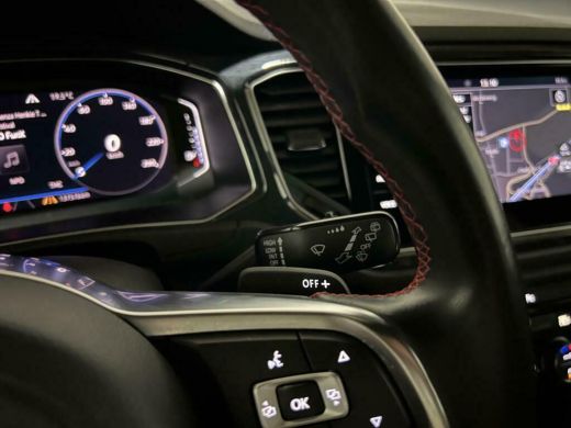 Volkswagen T-Roc 1.5 TSI Sport R-Line Pano CarPlay ACC NAP ActivLease financial lease