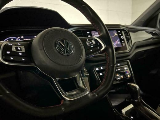 Volkswagen T-Roc 1.5 TSI Sport R-Line Pano CarPlay ACC NAP ActivLease financial lease