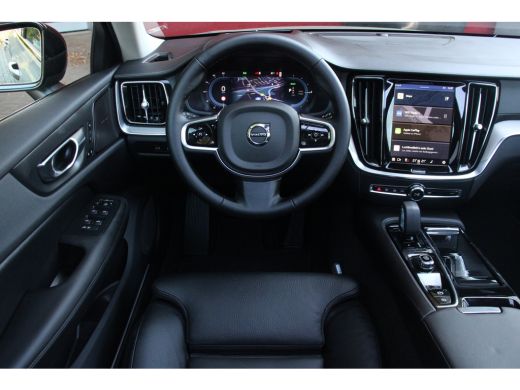 Volvo  V60 Volvo 2.0 T6 Plug-in hybrid AWD Ultra Dark | Panoramadak | Harman/Kardon | Trekhaak | Camera | Pi... ActivLease financial lease