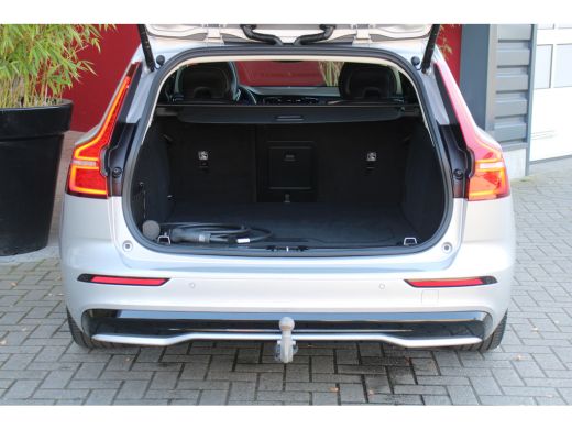 Volvo  V60 Volvo 2.0 T6 Plug-in hybrid AWD Ultra Dark | Panoramadak | Harman/Kardon | Trekhaak | Camera | Pi... ActivLease financial lease