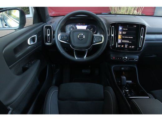 Volvo  XC40 Volvo 1.5 T5 Recharge R-Design | Harman/Kardon | Camera | Stuur/stoelverwarming | BLIS ActivLease financial lease