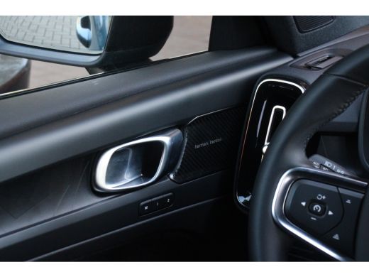 Volvo  XC40 Volvo 1.5 T5 Recharge R-Design | Harman/Kardon | Camera | Stuur/stoelverwarming | BLIS ActivLease financial lease