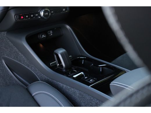 Volvo  XC40 Volvo 1.5 T5 Recharge R-Design | Harman/Kardon | Camera | Stuur/stoelverwarming | BLIS ActivLease financial lease