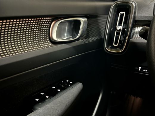 Volvo  XC40 1.5 T5 Recharge R-Design Pano Cruise Camera Trekh ActivLease financial lease