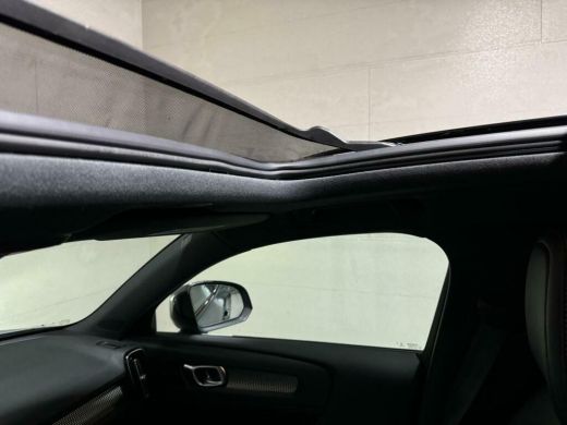 Volvo  XC40 1.5 T5 Recharge R-Design Pano Navi Camera Cruise ActivLease financial lease